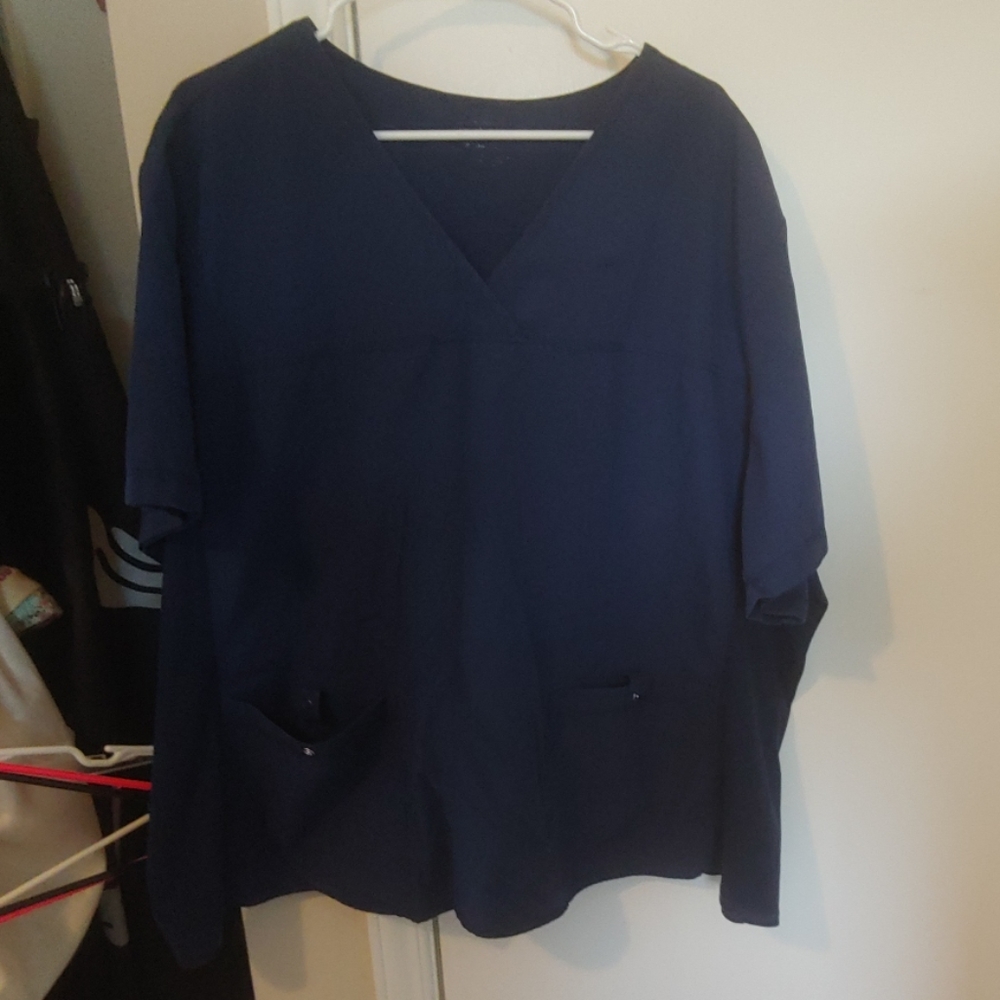 Cherokee flexible scrub top